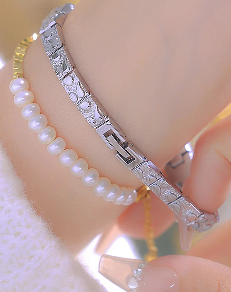 Luxury Diamond Women's Watches High Quality Golden Bracelet Fashion Quartz Wristwatch Ladies Watch Dress Gifts montres femmes