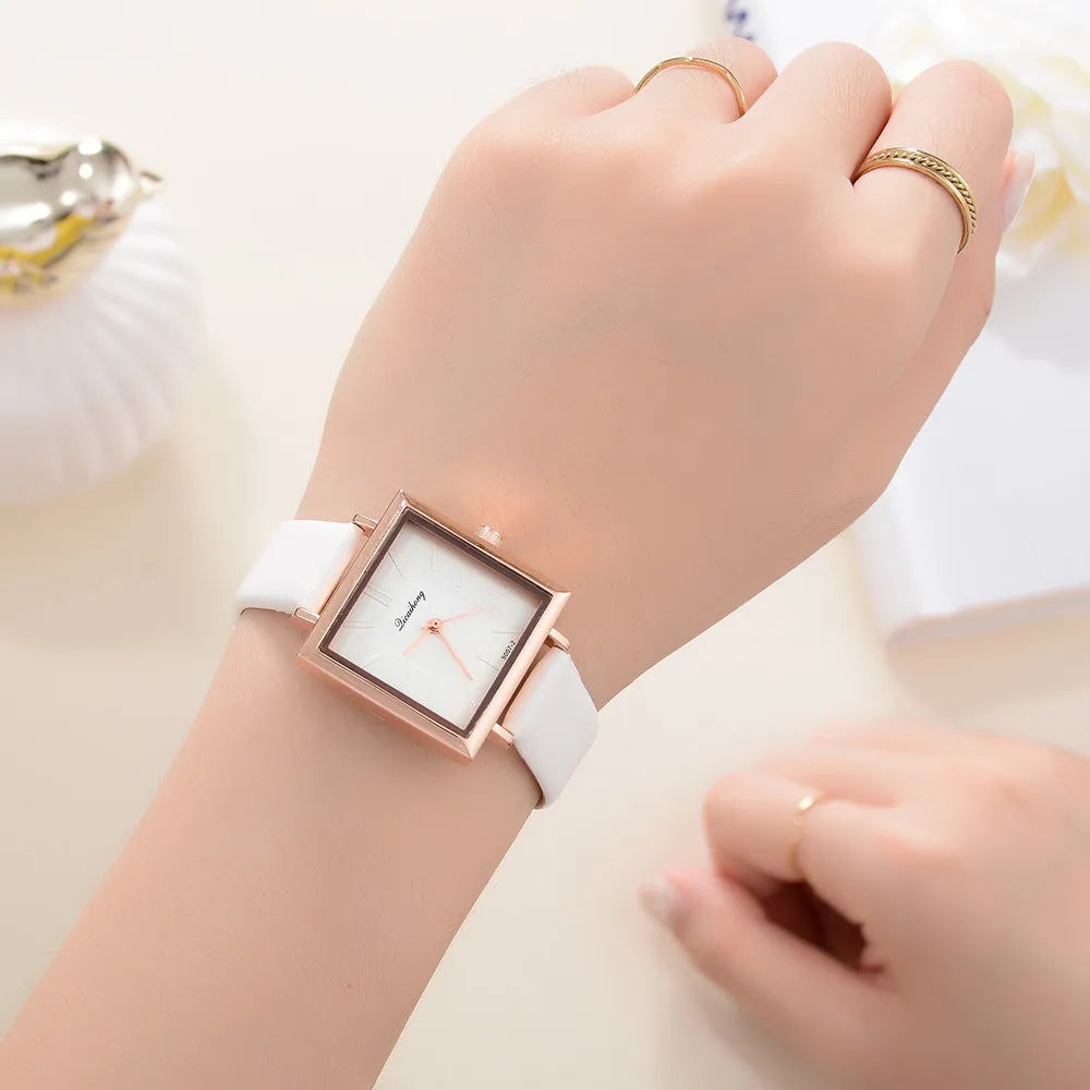 Montres Femmes Luxury Women Watches Luminous Leather Strap Digital Wristwatches Casual Business Wrist Clock Dress Reloj Mujer