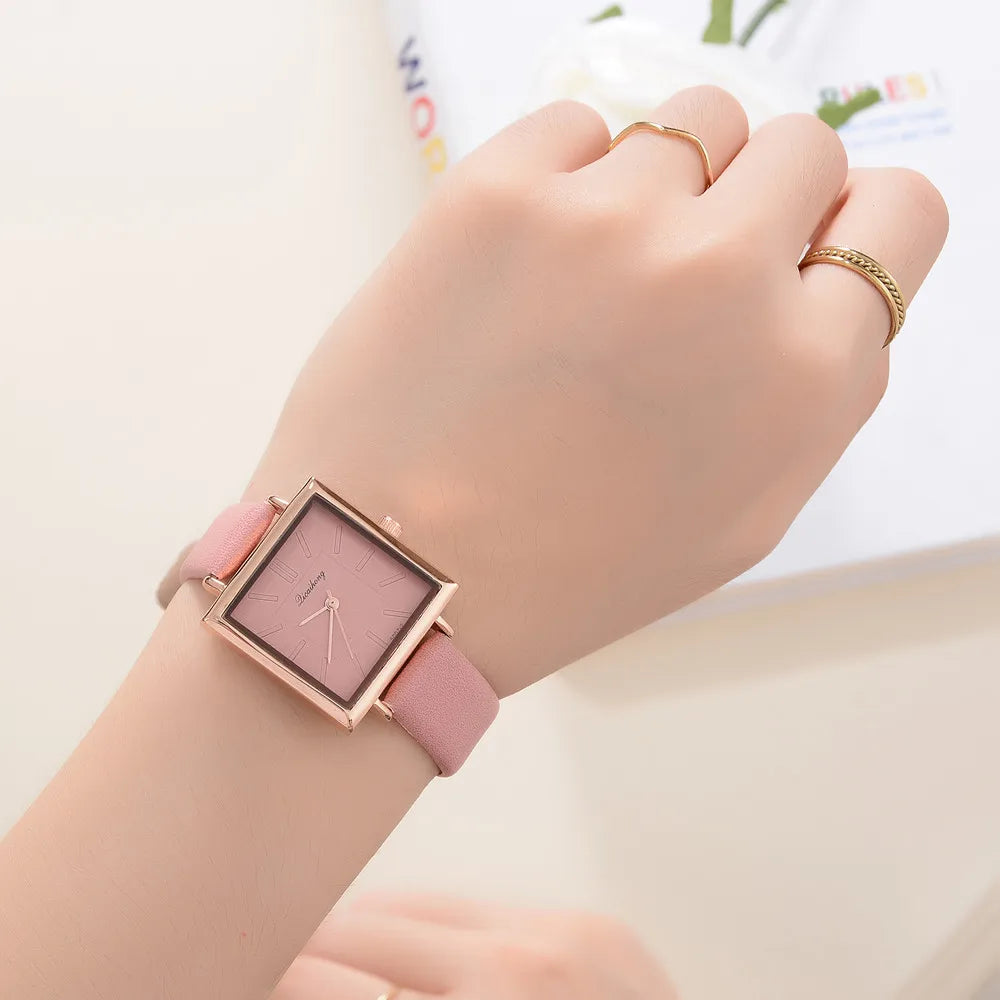 Montres Femmes Luxury Women Watches Luminous Leather Strap Digital Wristwatches Casual Business Wrist Clock Dress Reloj Mujer