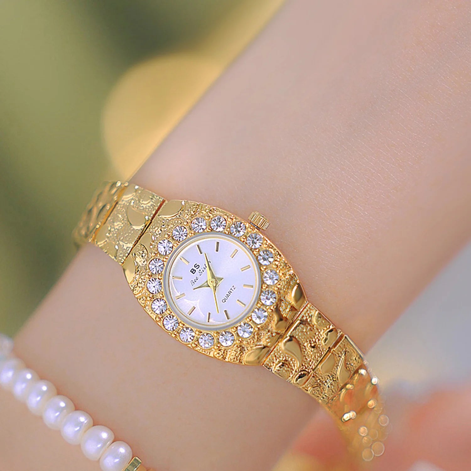 Luxury Diamond Women's Watches High Quality Golden Bracelet Fashion Quartz Wristwatch Ladies Watch Dress Gifts montres femmes
