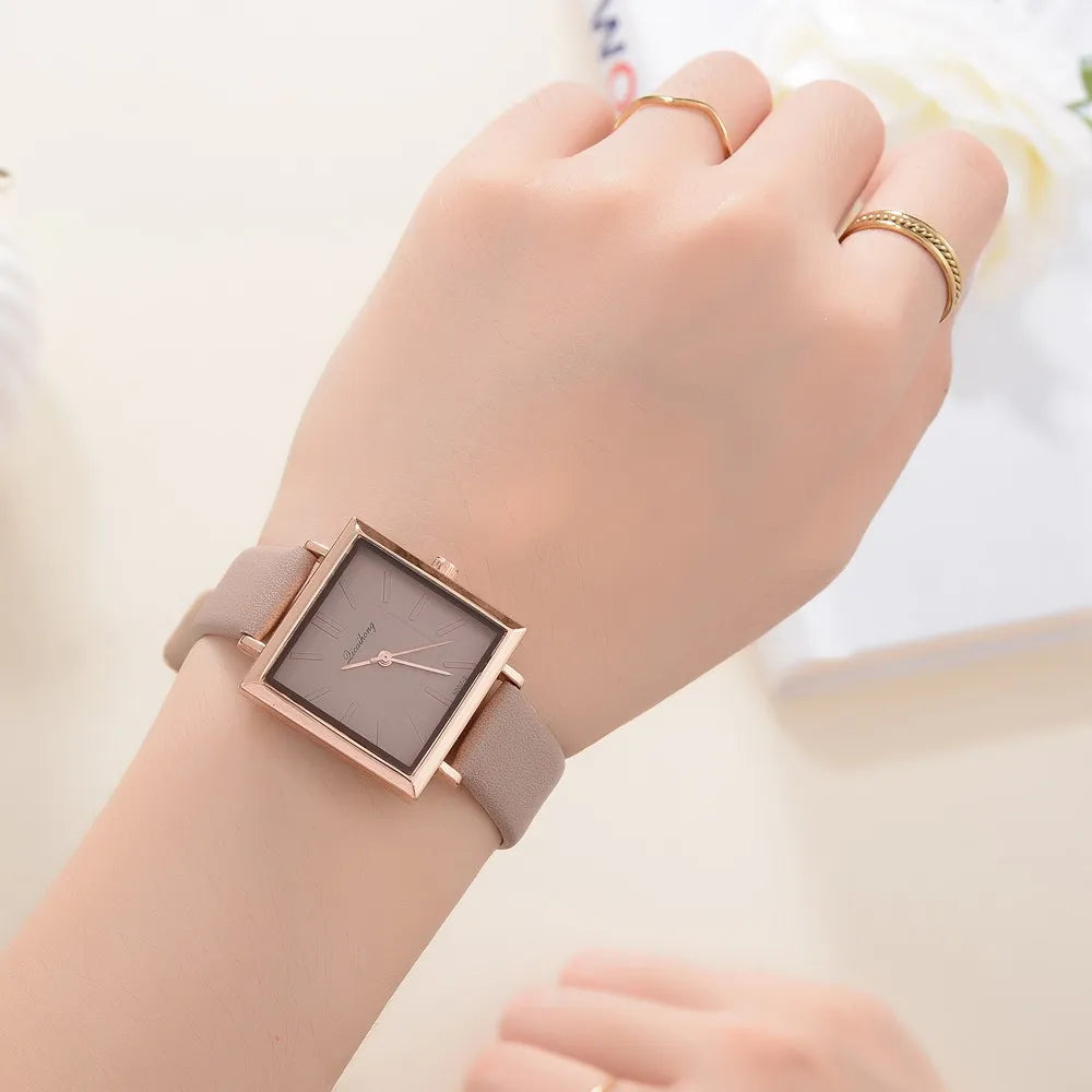 Montres Femmes Luxury Women Watches Luminous Leather Strap Digital Wristwatches Casual Business Wrist Clock Dress Reloj Mujer