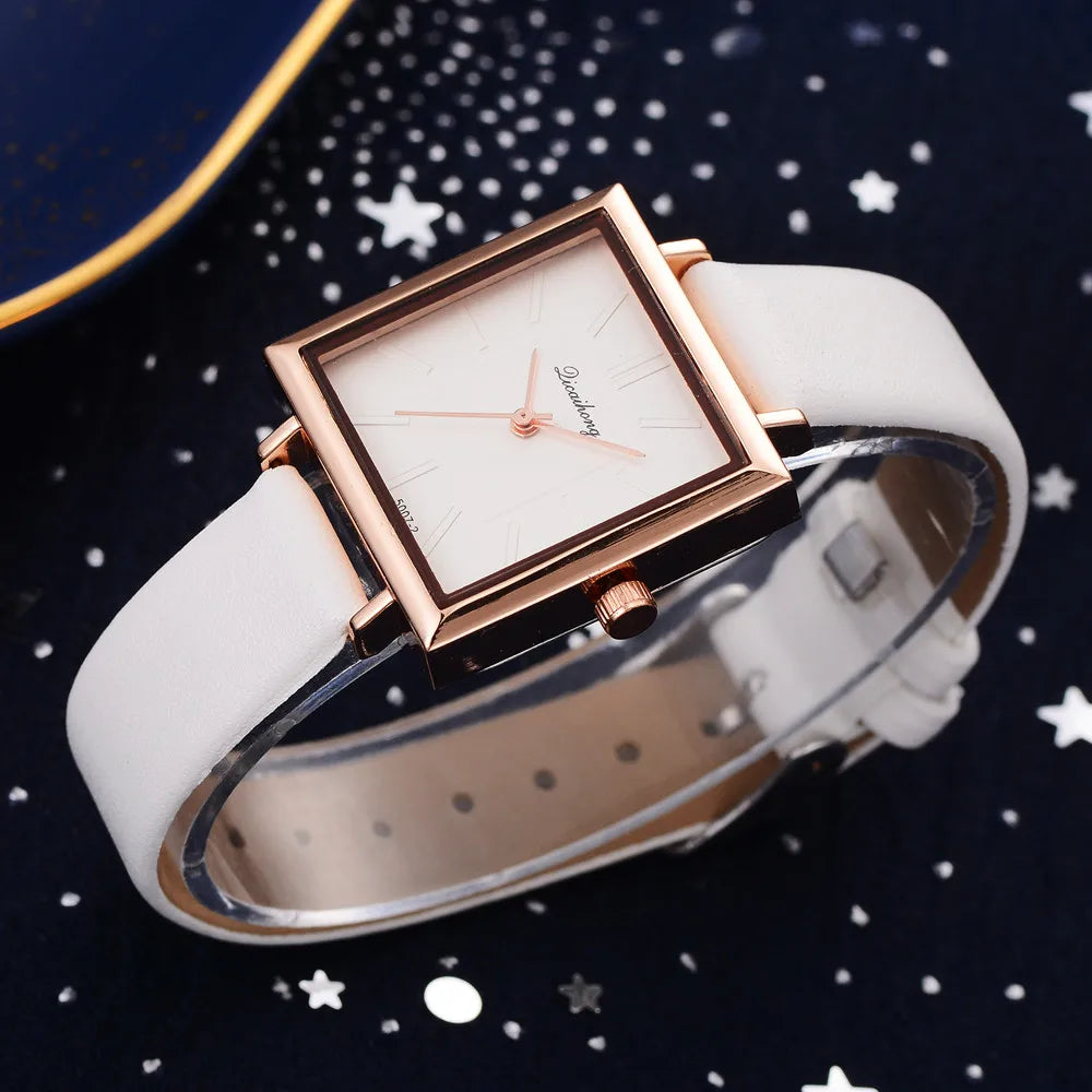 Montres Femmes Luxury Women Watches Luminous Leather Strap Digital Wristwatches Casual Business Wrist Clock Dress Reloj Mujer